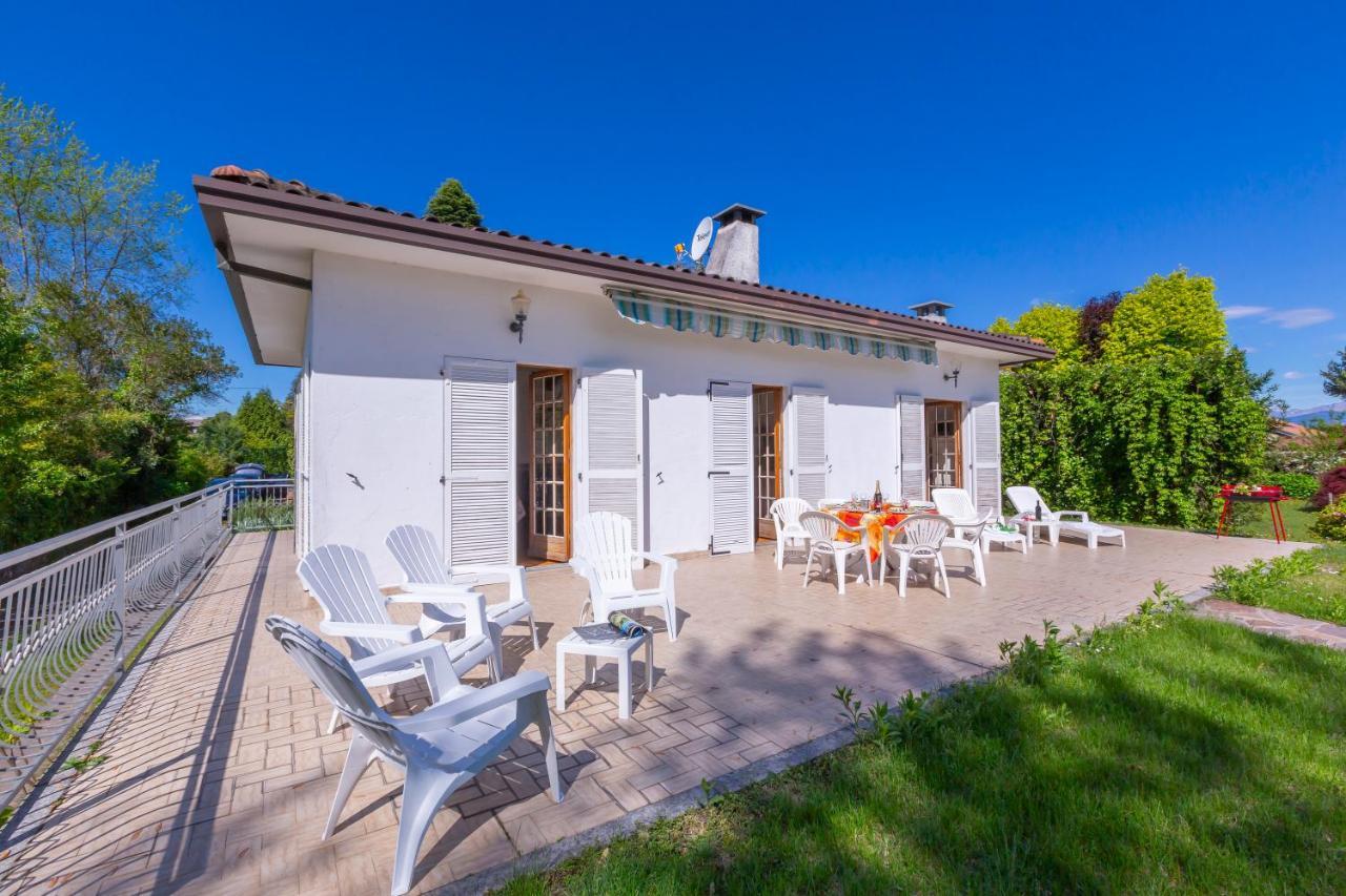 Villa Martine Au Bord Du Lac - Happy Rentals Кадреццате Экстерьер фото